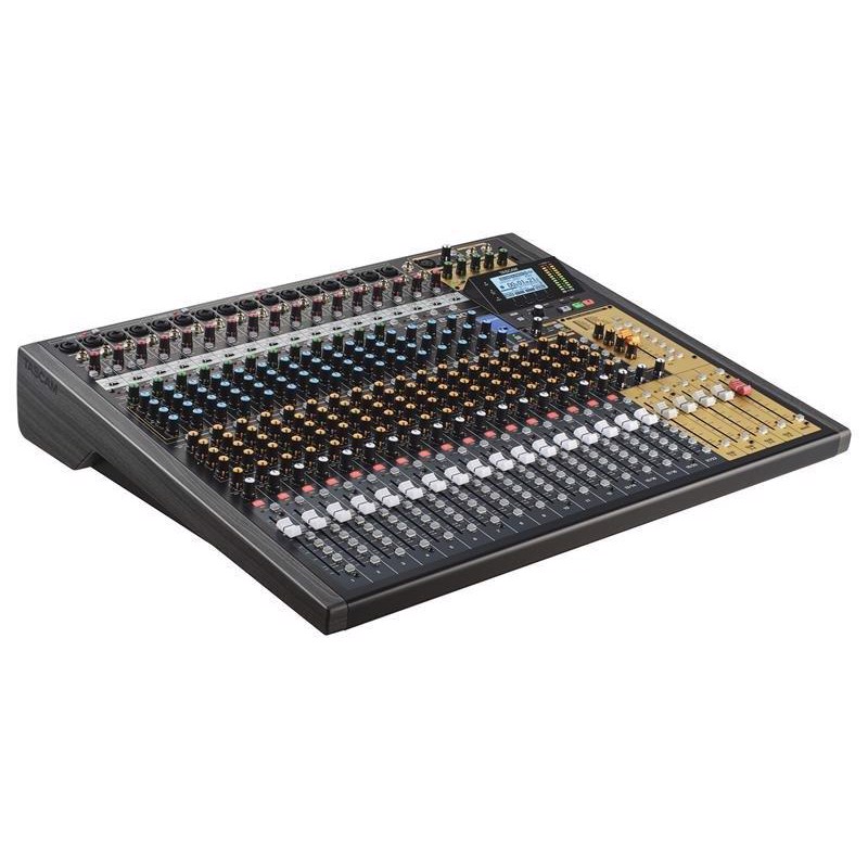 Tascam Model 2400 digital mixer og 24 track digital recorder